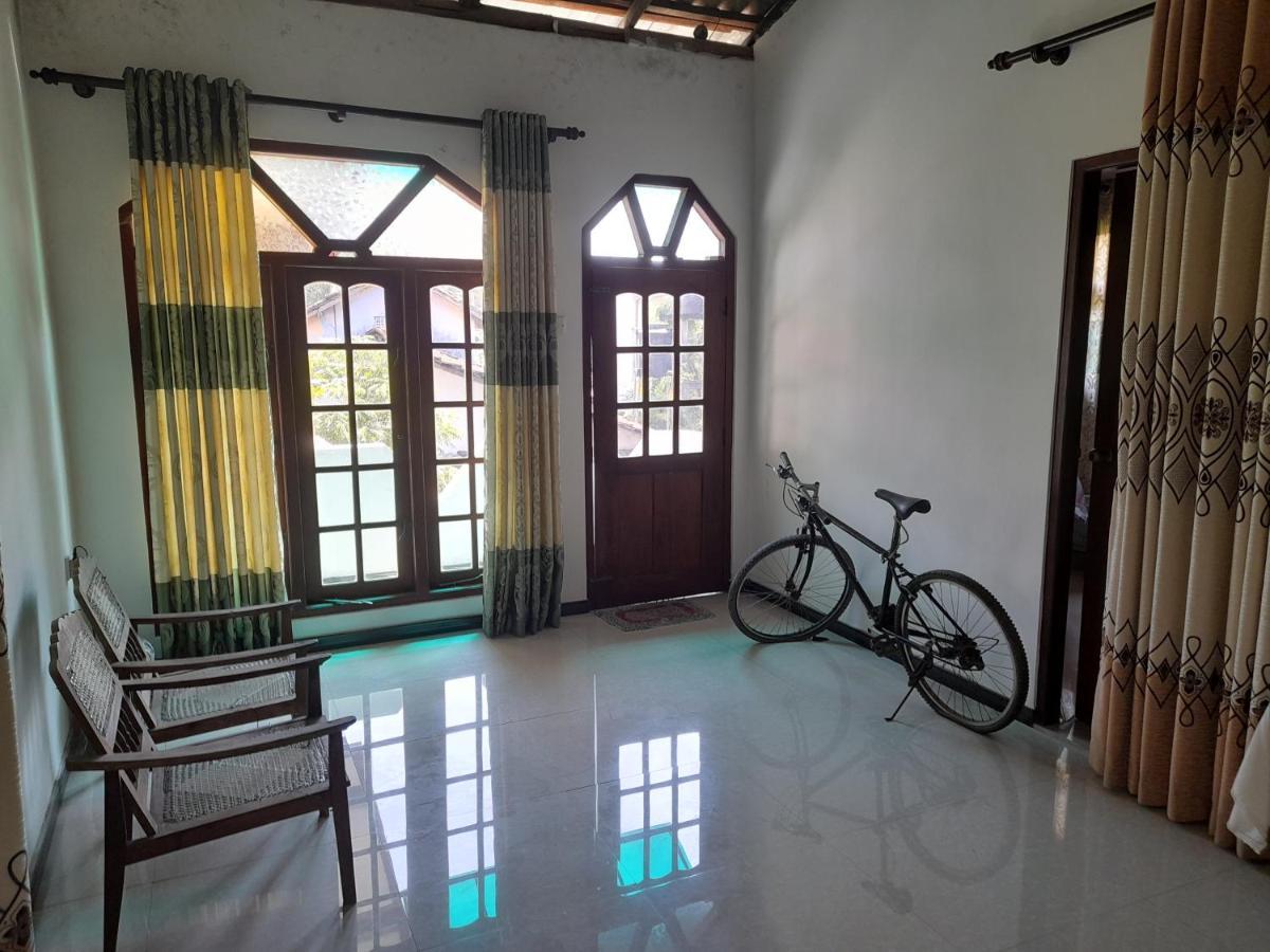 Galle Side Homestay Exterior photo
