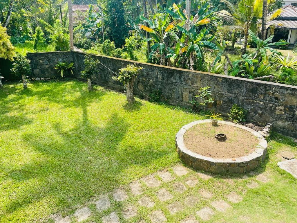 Galle Side Homestay Exterior photo