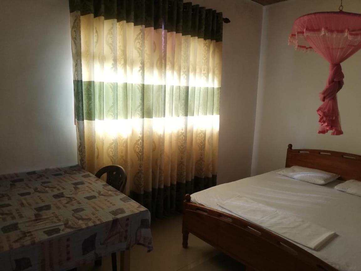 Galle Side Homestay Exterior photo