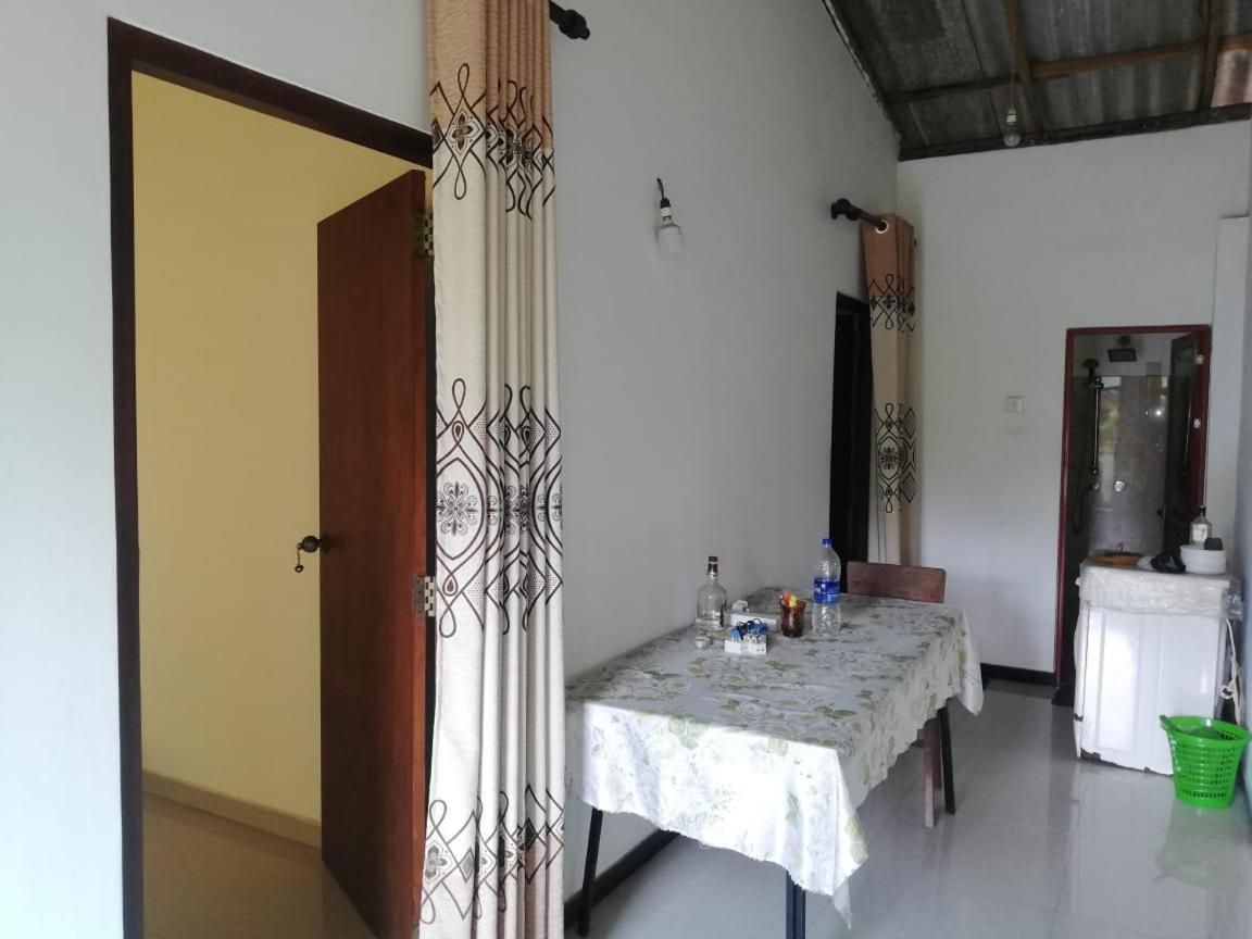 Galle Side Homestay Exterior photo